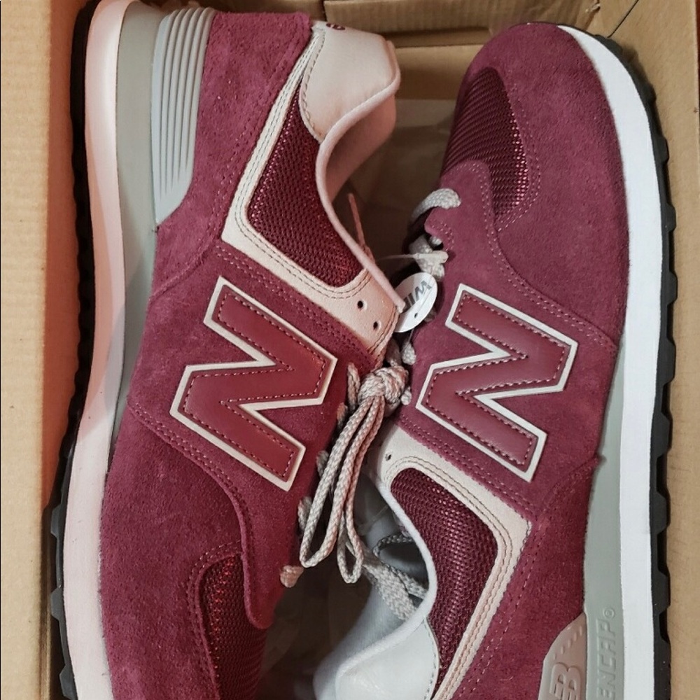 New Balance Classic Style Sneakers **BRAND NEW**
